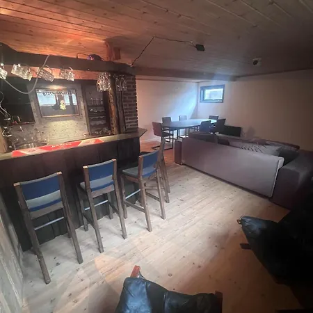 Large House With Garage, Bar, Gym, Summer Living Casa de Férias *